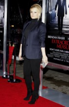 Jessica Simpson at the Los Angeles premiere of 'Extraordinary Measures' held at the Grauman's