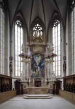 Schweinfurt, St Johannis. Choir with high altar. Classicist decorative marble altar from 1783,