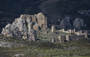 Castle, view from south in front of mountainside