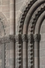 Worms, St Peter's Cathedral, west choir, capitals in the niches