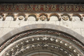 Romanesque frieze above the portal on the west side of the Paradies, St., Sankt, Saint