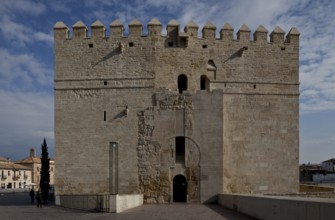 Cordoba, Calahorra Tower. Museum of the Three Cultures Bridge side