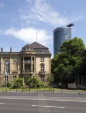 Built 1907-1911 by Traugott von Salzwedel, behind it Victoria/ERGO tower block