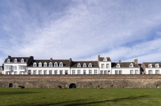 Maastricht, city wall and residential buildings