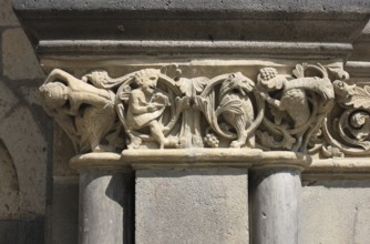 Romanesque capital on the west side of the Paradies, St., Sankt, Saint