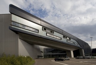 Leipzig, BMW plant, central building