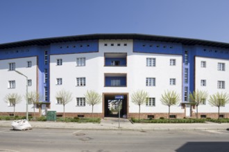 Outer round of the horseshoe, south side of Lowise-Reuter-Ring with reconstructed colour scheme