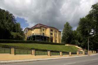 Built in 1902/1903 by Henry van de Velde and extended in 1911. Street view