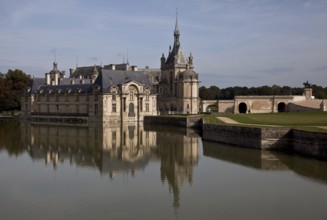 Chantilly, Chateau-de-Chantilly, castle park, view from the south left Small castle, castle begun