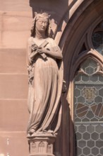 Basel, Cathedral (Basel Minster), west façade, Empress Kunigunde, c. 1280/1285