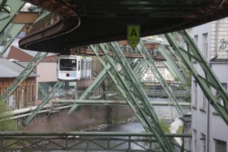 Suspension railway from Wuppertal-Oberbarmen to Wuppertal-Vohwinkel