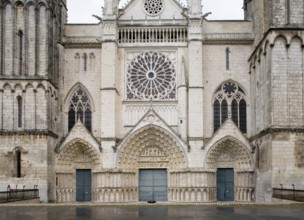 Poitiers, Saint-Pierre Cathedral