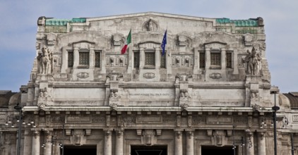 Reception building, 1913-31 built with interruptions by Ulisse Stacchini, central building roof