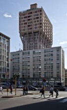 1956-58 by BBPR Architekten, basement floors offices, projecting upper floors flats, height 106 m,