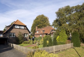 East side, built ca. 1933-1935, architect: Friedrich Kühnen, gabled crippled hipped roofs