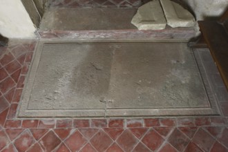 Burial chapel in the southern choir tower, Adelheid von Katzenellenbogen tomb slab Church of St.,