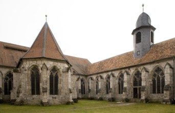 Walkenried former monastery cloister courtyard with well house and W-wing, St., Sankt, Saint