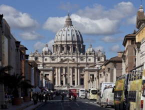 Seen from the east from Via della Conciliazione, St., Sankt, Saint