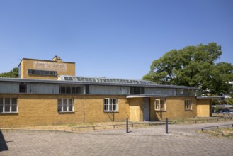 Dessau, former labour office by Walter Gropius, east view