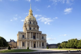 Built between 1679 and 1708 under the name Chapelle royale des Invalides according to plans by