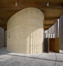 Built in 2000 by Peter Sassenroth and Rudolf Reitermann, rammed earth work: Martin Rauch, rammed