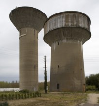 Bresse, 2 different water towers