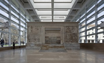 New museum building 2006 by Richard Meier, Great Hall with altar