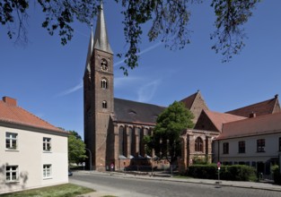 View from the south, west building 13th century, other parts mainly 15th century, in front ruins of