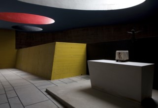 Le Corbusier 1956 to 1961, Church, Altar in the upper northern side chapel, St., Sankt, Saint