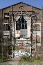 Krefeld, Ürdingen, Rheinwerft, former warehouse building, dilapidated façade facing the Rhine