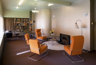 Built 1932-1933 by Brinkman & Van der Vlugt, living room on the first floor