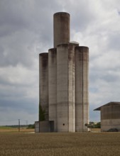 Ligny-le-Chatel. Silo, grain silo