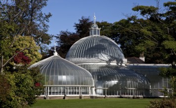 Glasgow Botanic Garden, KIBBLE PALACE greenhouse ensemble built on Loch Long in 1863 and moved to