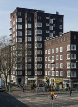 Düsseldorf, residential tower blocks on the Theodor-Heuss Bridge