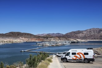 Motorhome in front of Lake Mead National Recreation Area, Nevada, USA, North America