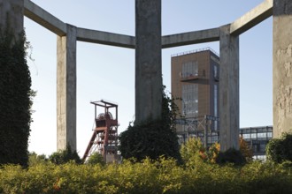 Nordsternpark, winding towers and concrete skeleton