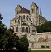 Saint-Leu-d'Esserent, Abbatiale St-Nicolas, view from north-east, St., Sankt, Saint