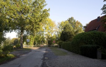 View of the Hülser Bruch nature reserve, on the right House Lethen (Hökendyk 81), built around 1933