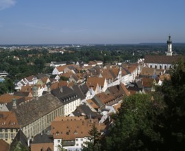 Landsberg/Lech, main square with Marienbrunnen fountain