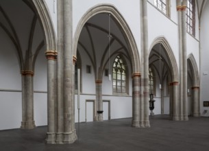 After the renovation without pews, south nave wall, view to the west