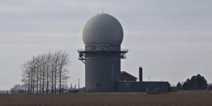 Radar direction finder tower