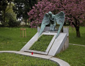 Gravesite for Princess Elisabeth, died 1903, sculptor Ludwig Habich