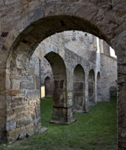 View from the north transept to the northern row of arcades, St., Sankt, Saint