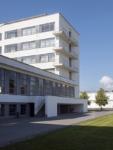 Dessau, Bauhaus, Prellerhaus studio building, south side with canteen in the connecting wing