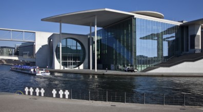 1998-2003 by Stephan Braunfels, view across the Spree from the south-west