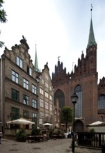 Choir, partial view and houses at the western end of Frauengasse, St., Sankt, Saint