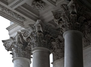 Porch, three Corinthian capitals, St., Sankt, Saint