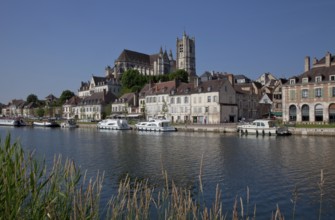 Frankr Auxerre Burgundy Cathedral St-Etienne 70159 View from north-northeast over the Yonne