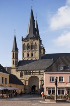 Cathedral and Tor tor to the cathedral district from the south, St., Sankt, Saint