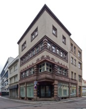 Halle an der Saale, Neunhäuser 5, residential and commercial building, built in 1927, brick